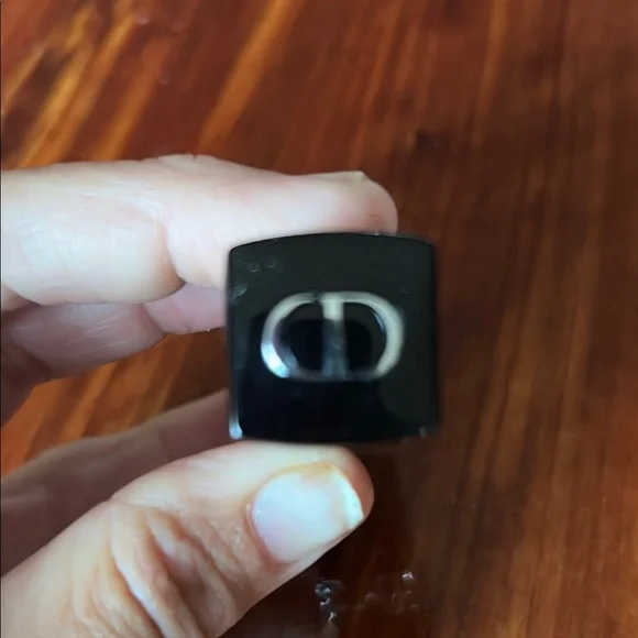 Lipstick - Picture 4 of 4